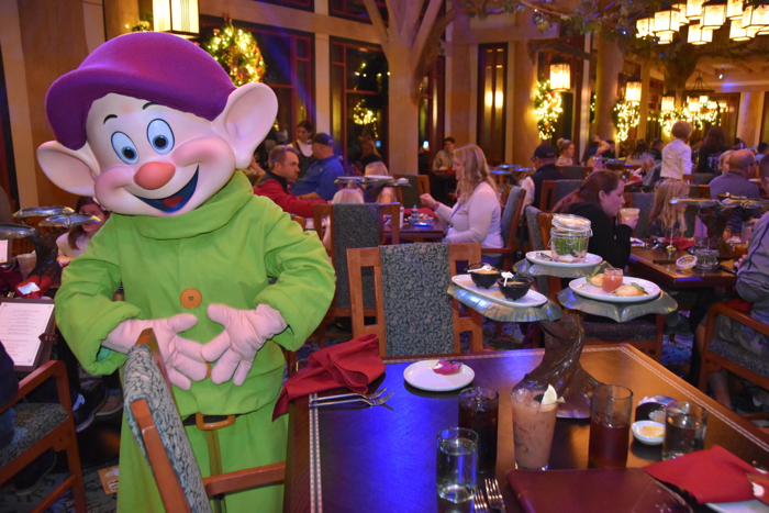 Storybook Dining at Artist Point with Snow White and the seven dwarves