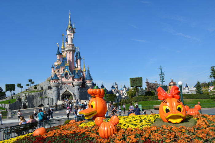 Disneyland Paris Halloween Photos & Video – Decorations, Mickey\'s ...