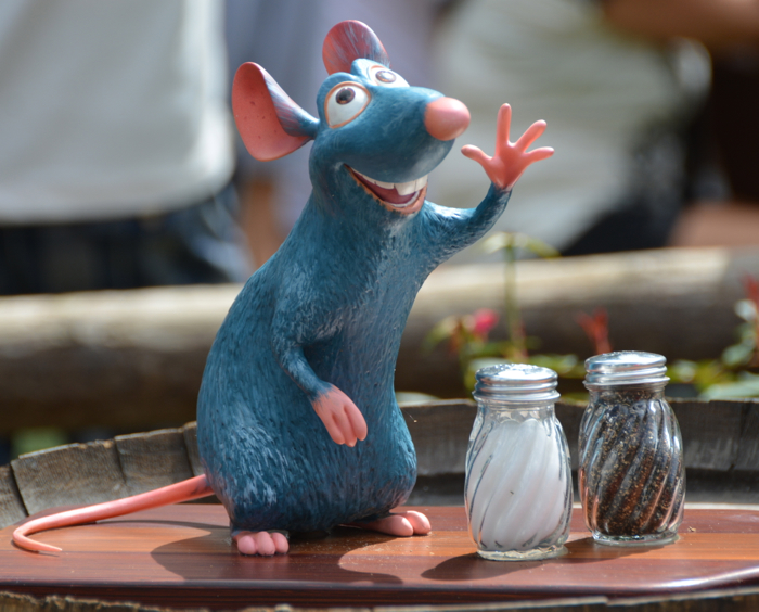 2020 Disney Parks Epcot Food Wine Passholder Remy Ratatouille Salt Pepper Shaker 