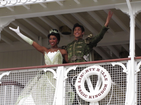 Princess Tiana and Prince Naveen in Tiana's Showboat Jubilee Finale