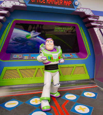 Buzz Lightyear meet and Greet Magic Kingdom Tomorrowland