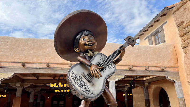 Casa de Coco – Restaurante de Familia will open on July 29, 2023 at  Disneyland Paris; 5 “Coco” Easter Eggs Revealed – Mousesteps