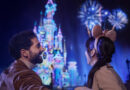 Two guests watching Disney Dreams! at Disneyland Paris