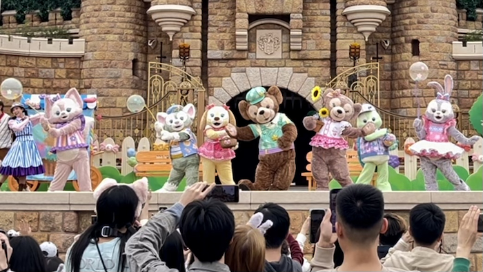 "The Joy of Sharing" Show with Duffy and Friends at Hong Kong Disneyland