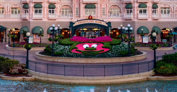 Minnie Mouse Flowerbed